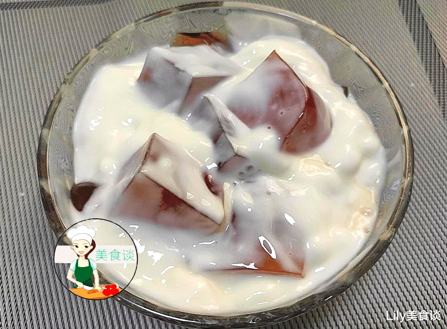 『奶茶』六月，喝饮料不如吃它，冰凉爽滑，上桌孩子抢着吃，顺利度过苦夏
