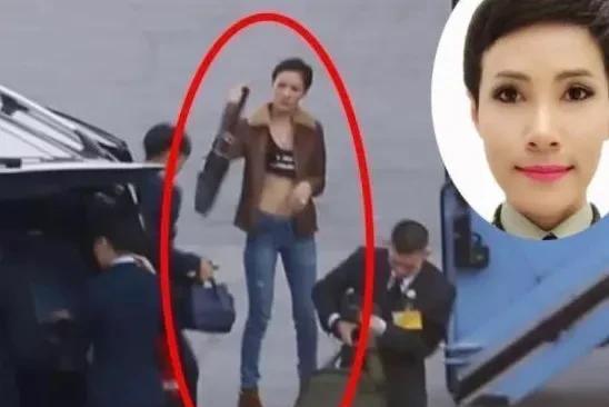 短发|泰国贵妃复宠!穿绛紫服饰一头短发美的艳丽,王后靠清纯扳回一局