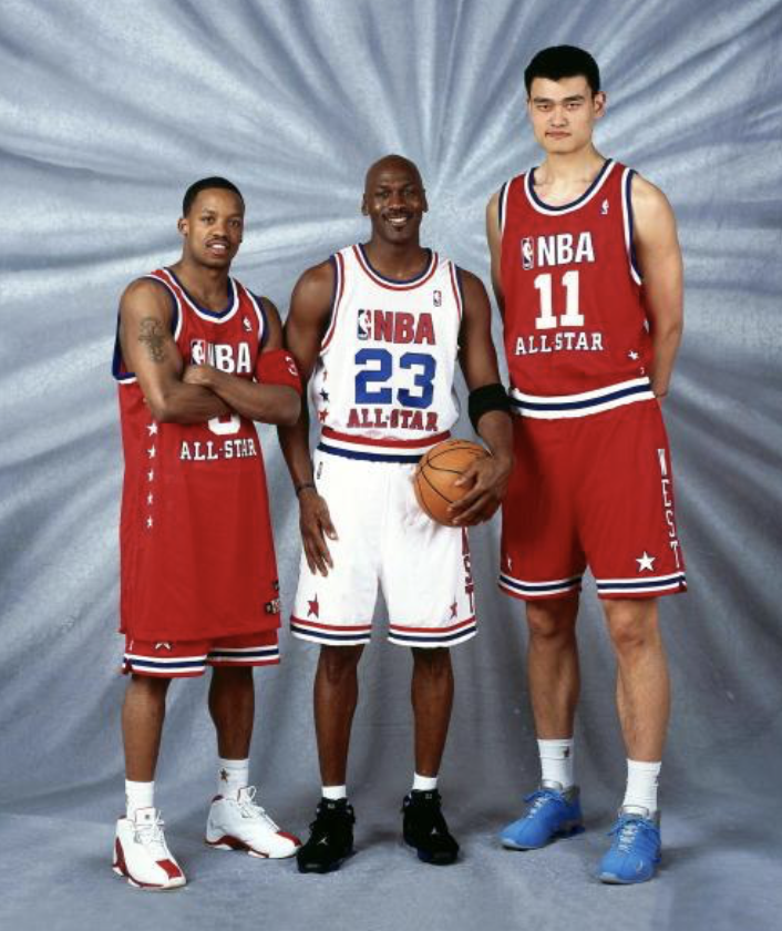 姚明■知道姚明当年在NBA人缘有多好么?对科比爆粗也没事