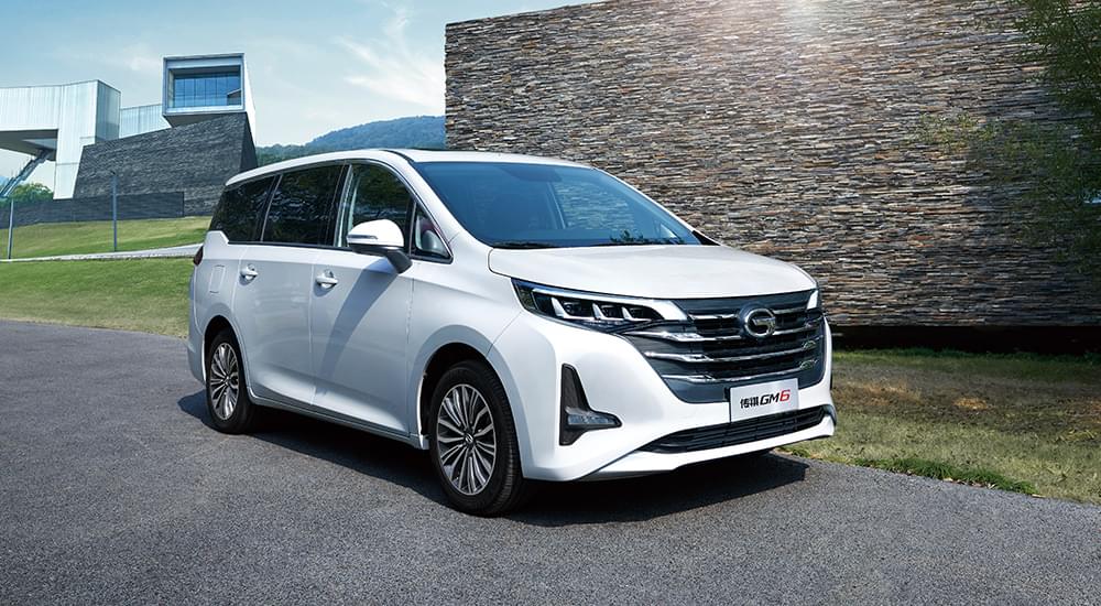 #奔驰E级#预算12万落地的家用MPV，这两款车值得考虑