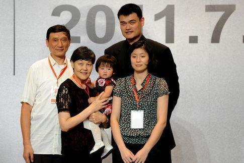 『新疆维吾尔自治区』广汇控卫太弱，挖来阿尔斯兰是神操作，阿的江敢打造新疆父子兵吗