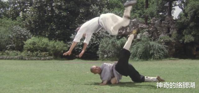 木棉袈裟▲1984年，于荣光因一个佛教传说影坛崛起，却在票房市场遭遇李连杰