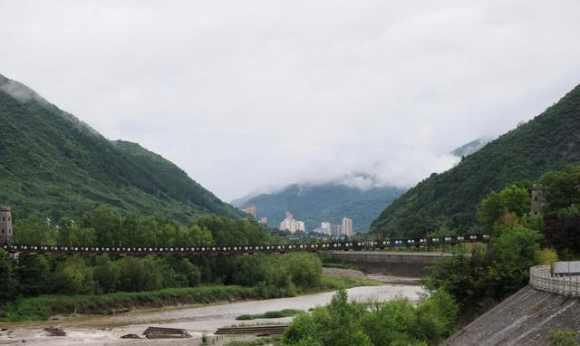 凤县|秦岭这座小城为什么这么“仙”？云烟游走，连火车站都像仙境！