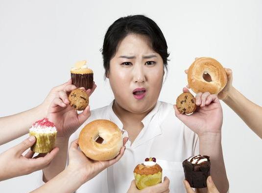 排毒▲34岁男子，尿酸高达810，肾衰入院，医生无奈：怎能拿它当水喝