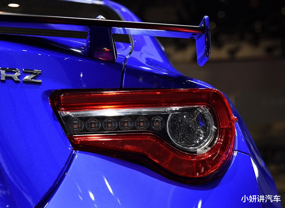 『宝马3系』又一日系亲民跑车！2.0T爆200马力+6AT，比宝马3系出色，配双独悬