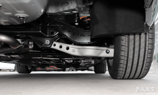 本田雅阁|从17.28万跌到13万，不买雅阁就买它，车长4米9标配9AT，双层隔音