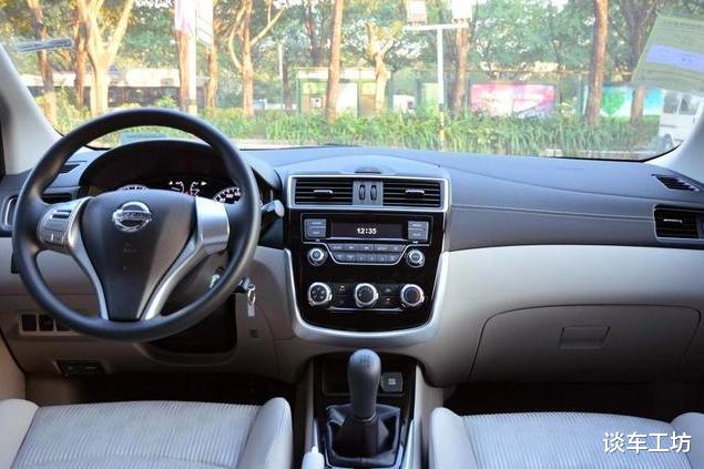 「日产骐达」最亲民的合资买菜车，原价9.99万，现仅7.69万，一箱油跑900公里