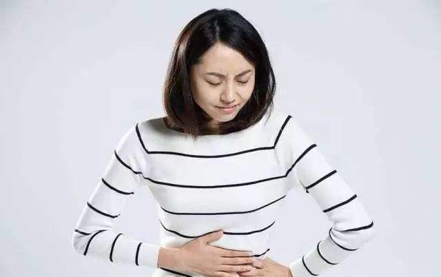 『妇科炎症』女人身上有“一痒、一臭”，马上去检查HPV，2年内还能转阴