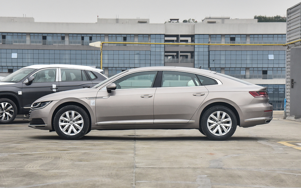 【大众汽车】最美大众又降了！从24万跌至18万，2.0T配无框门，后悔亚洲龙买早了