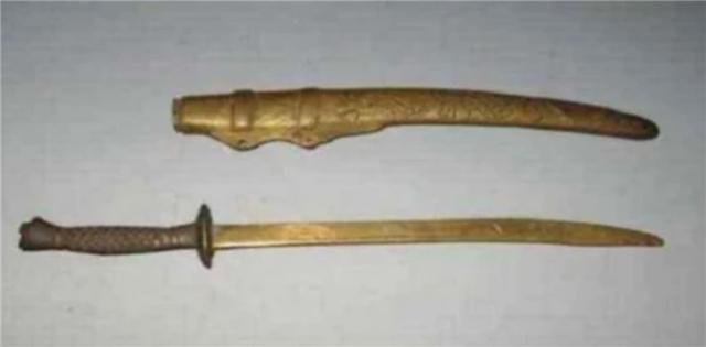 小志的历史观点|老人为儿子的病发愁，愿意出售“家传宝”，却遭到专家的阻挠