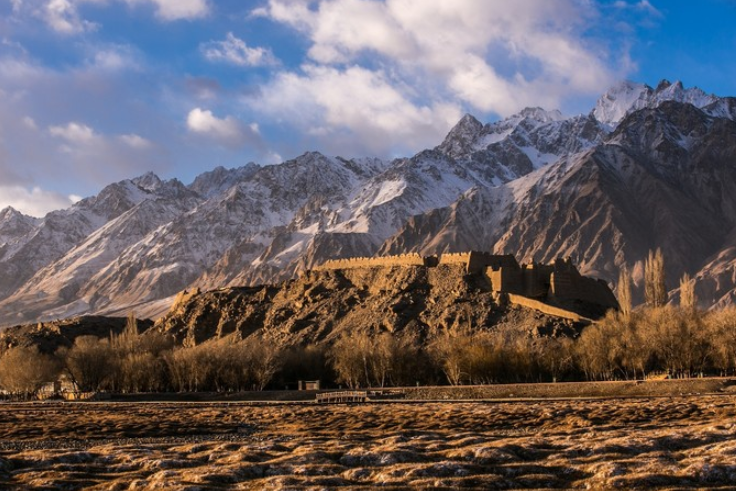 喀什：中国起床“最晚”的城市：早上11点才天亮，旅游几乎没季节限制