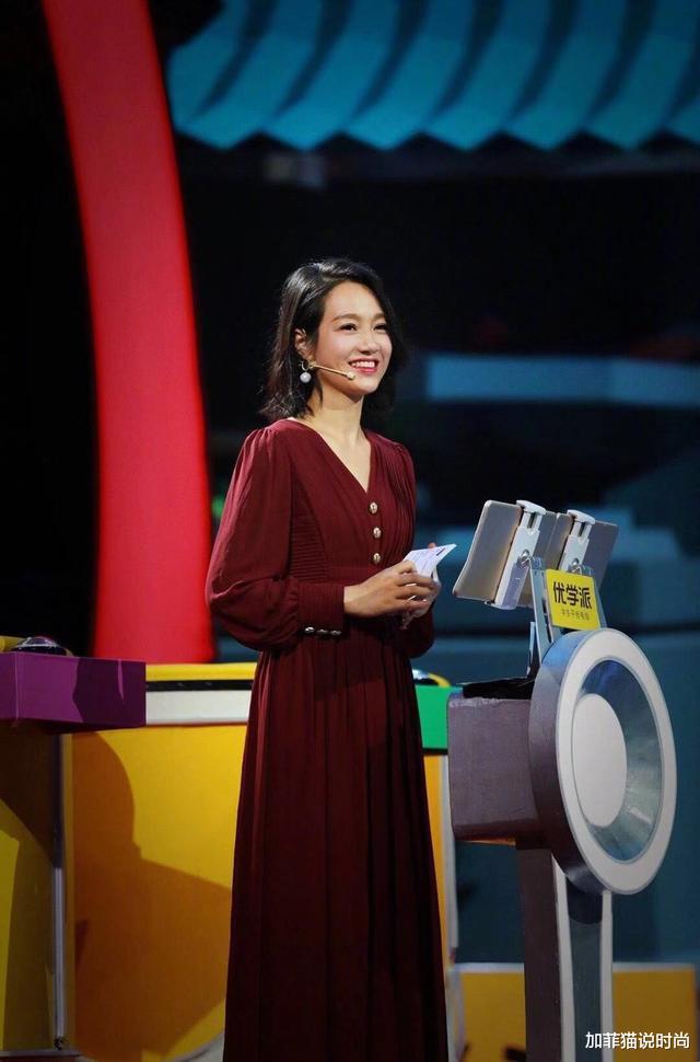 #朱丹#朱丹真不长心！一家三口走机场又不化妆，肤色差成了一家人的亮点