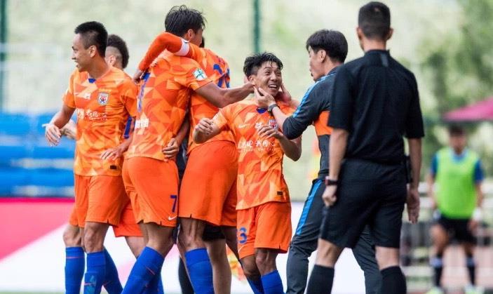 中超|李霄鹏哪来的自信?看看替补席就知道了,这才是中超豪门!