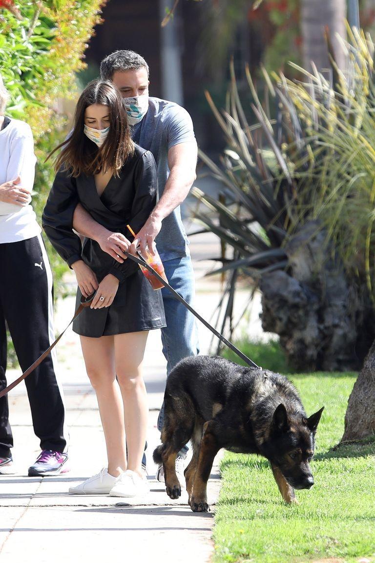 好莱坞|好莱坞最甜cp分手？！高富帅大佬抛弃“男友”，热恋甜美邦女郎