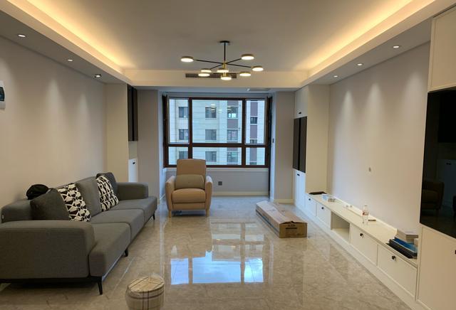 []提前晒晒新房，全屋黑白橱柜定制特别亮眼，就差一屋子的软装！