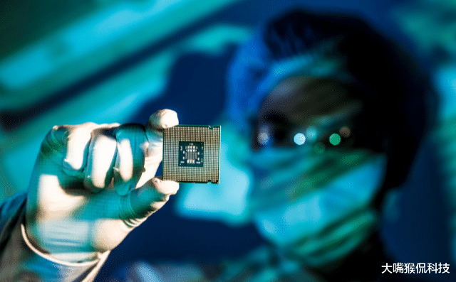 芯片|谁拦住了国产芯片的崛起？不是高通也不是光刻机，任正非一语中的