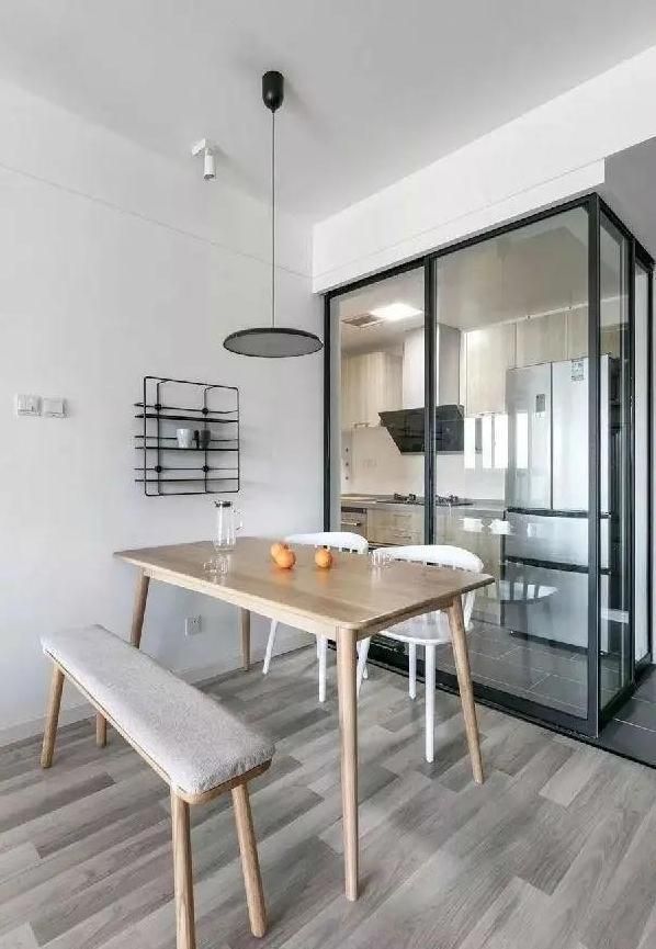 |因为穷，新房只花7万做简装，被说高冷，不过玻璃门隔断很漂亮