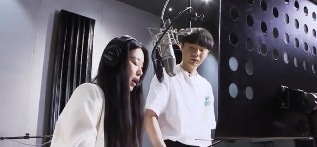 李荣浩|《好声音》马心怡归队，李荣浩亲自教钢琴，评论区却出现不和谐