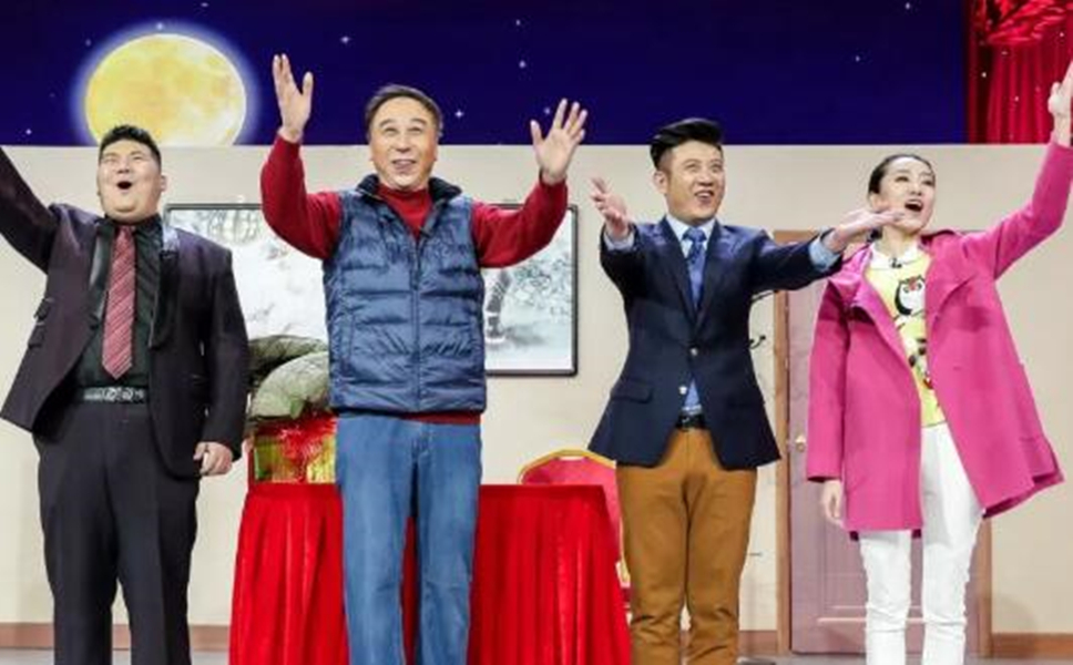 贾玲|她曾是杨幂的同班同学，却在为贾玲打工，不红只因长得太漂亮？