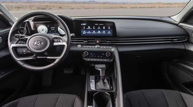 长安CS75|又一韩系车火了！比思域帅气10倍，搭1.4T爆130马力，省油开不坏