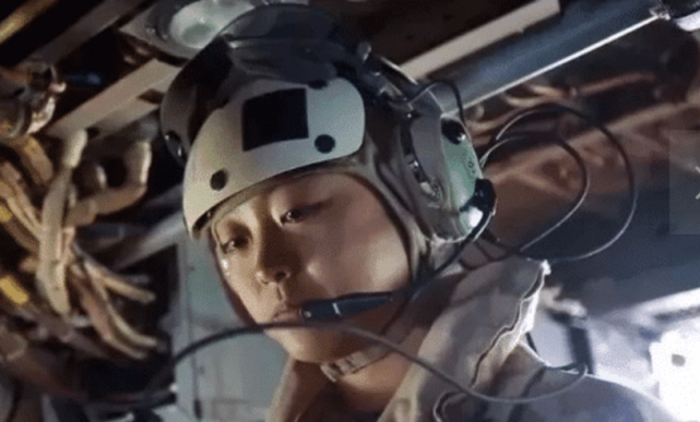 #美国#中国女孩为了美国国籍，替美军效力7年，今混不下去想回国发展