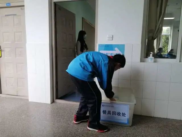 @开学了？浙江这所学校错时到校！