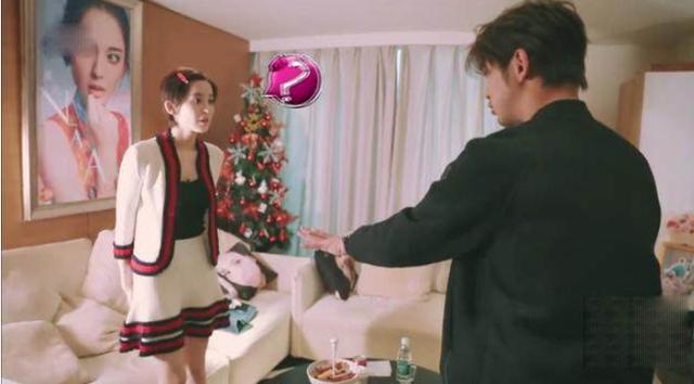 |古力娜扎现实中的家:把电视立在了客厅中间,装修也要走独特路线