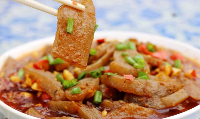 「豆腐」减肥界的\新宠\，躺着吃都能瘦，干了这碗低卡的纯手工减肥美食