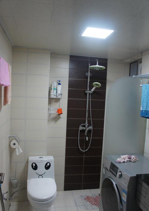 「」晒晒公公装修的新家，朋友都说不错，只是客厅灯光好刺眼