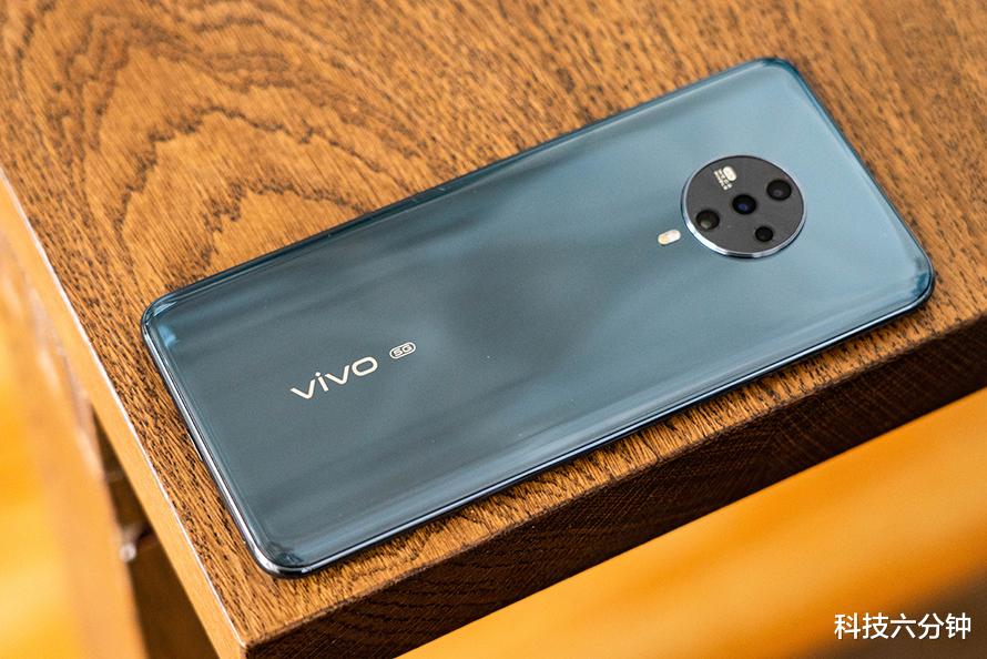 5G|想换手机别乱选,这四款都是公认的高价低配,告诉你就别再入坑了