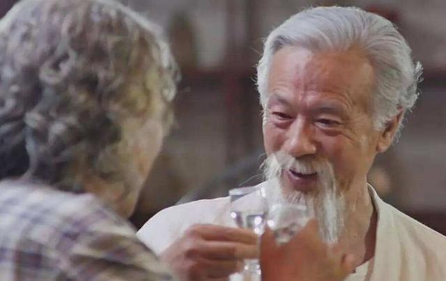 肝脏：一天一杯“白酒”的人，一年后发生了什么？现在知道还不晚