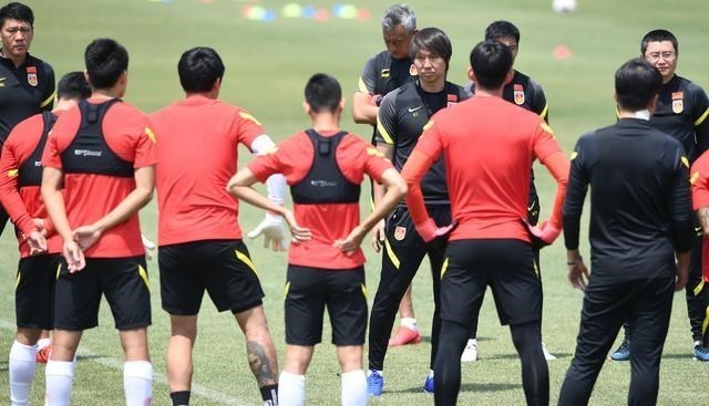 「国足」深夜22点，李铁迎来重大喜讯，国足圆梦2022世界杯迈出一大步