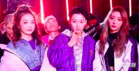 『刘雨昕』塑料姐妹情？王清请求和刘雨昕互关遭无视，徐梦洁送祝福也被忽视