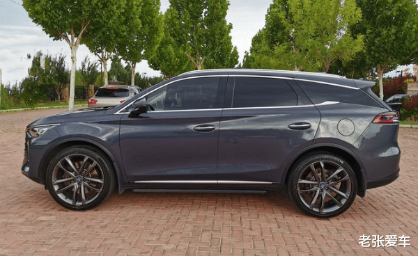 比亚迪唐|车长4米9，上市3年0差评，开它比奥迪Q7漂亮，汉兰达不是唯一