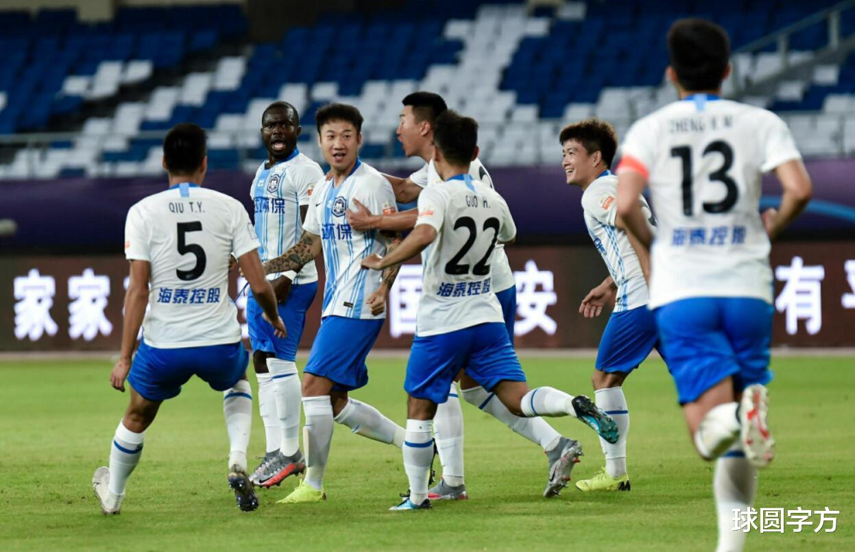 上海上港|中超裁判水平堪忧!上港逃掉红牌,颜骏凌化身德赫亚成“射正亡”