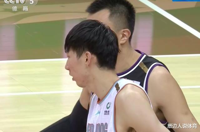 周琦|新疆大卧底！一场惨败周琦软肋再暴露：背打2米05小前他真顶不动