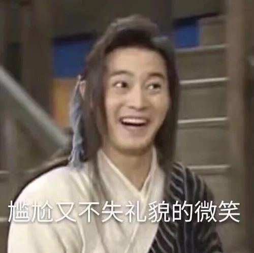 何鸿燊|男女裹床单躺斑马线拍婚纱照：迷惑行为大赏 | 沸话