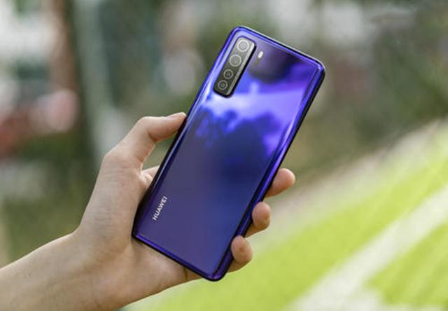 「小米科技」从2999跌到2578,华为nova7大跳水,网友:被坑了