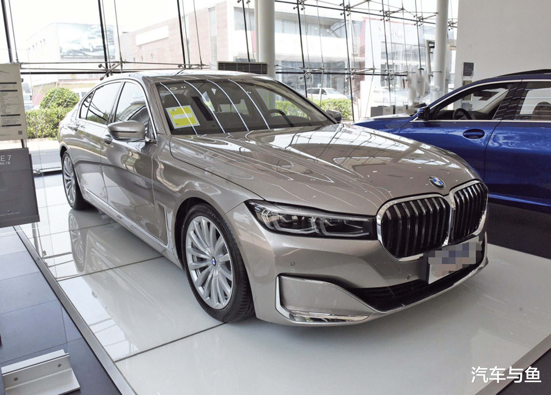 宝马7系|宝马跌下王座?7系“堆积如山”跌28万,销售:真不能再降了