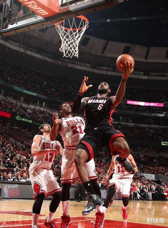 #罗斯#詹韦二人同时爆发有多恐怖？三分钟秒杀罗斯，球迷：太狠了！