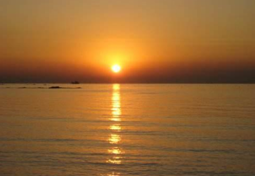 「日本」日本出上联:日本东升,光耀九州四国,中国网友对出下联让人叫好