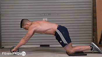 腹肌锻炼|健腹轮练腹肌没效果?那是你犯了这些错误