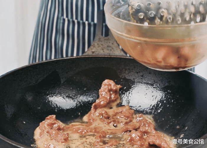 牛肉|家人爱吃的尖椒牛柳,腌制环节有秘诀,鲜嫩多汁又营养,真解馋