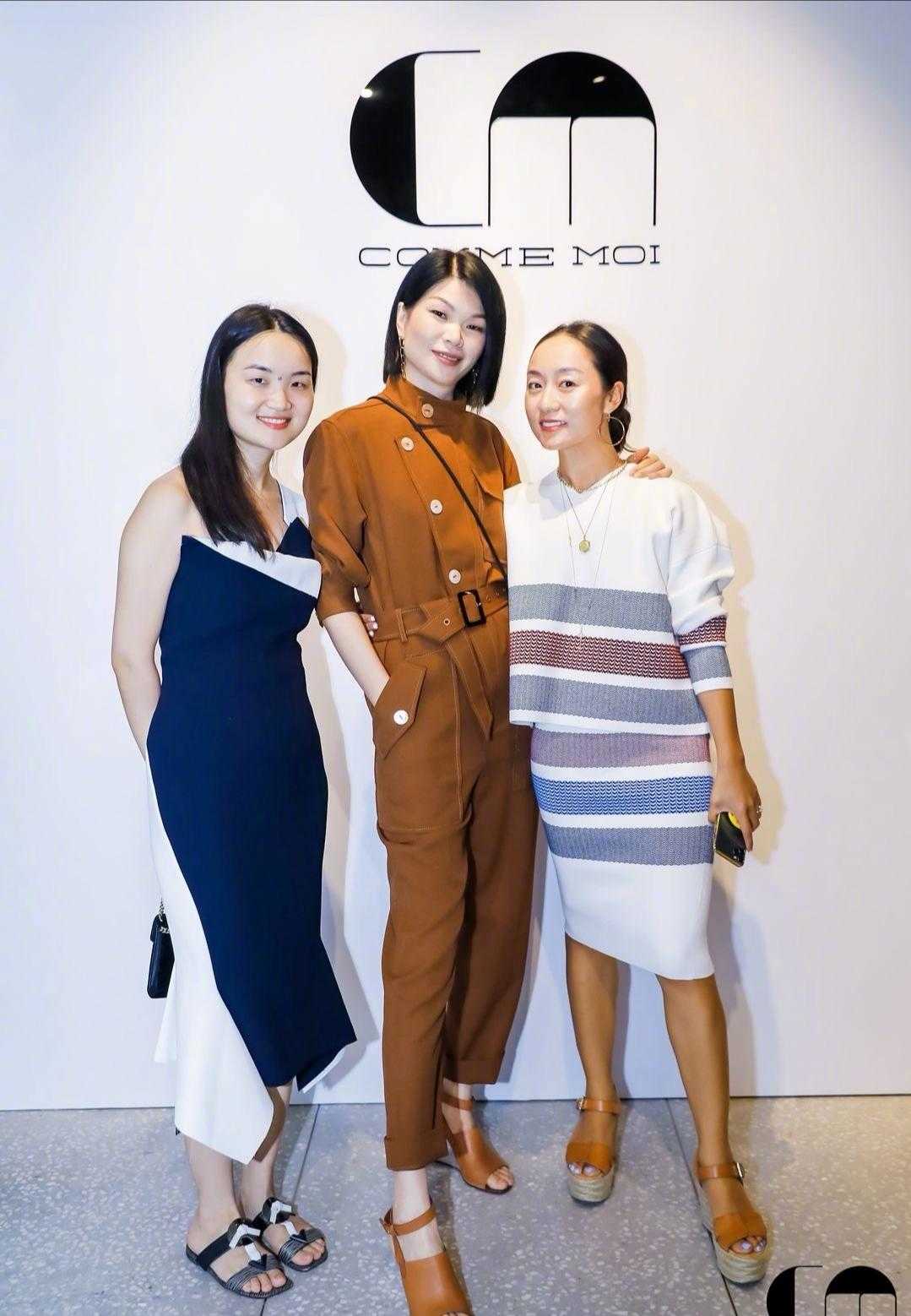 穿衣搭配|“超模”吕燕气质到骨子里，穿驼色连体裤配短发，比美女还迷人