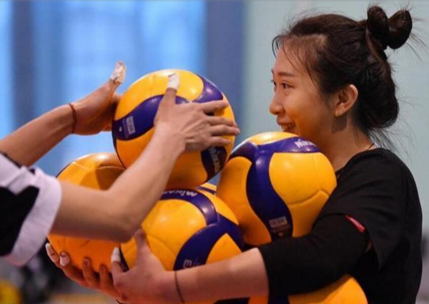 陈博雅：喜讯！陈博雅双手打法已练成，未来中国女排冲击巴黎奥运再添利器