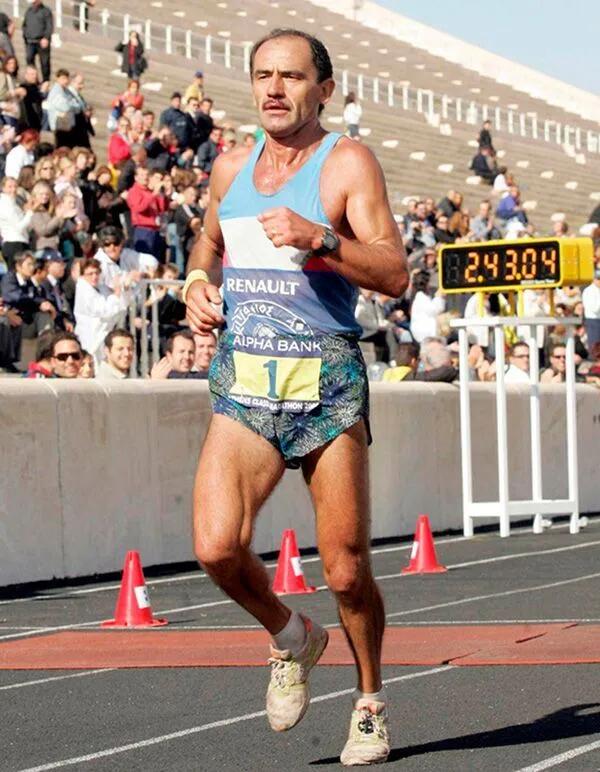 『海豚』一个女人一辈子居然生了69个孩子?人类极限到底有多强?