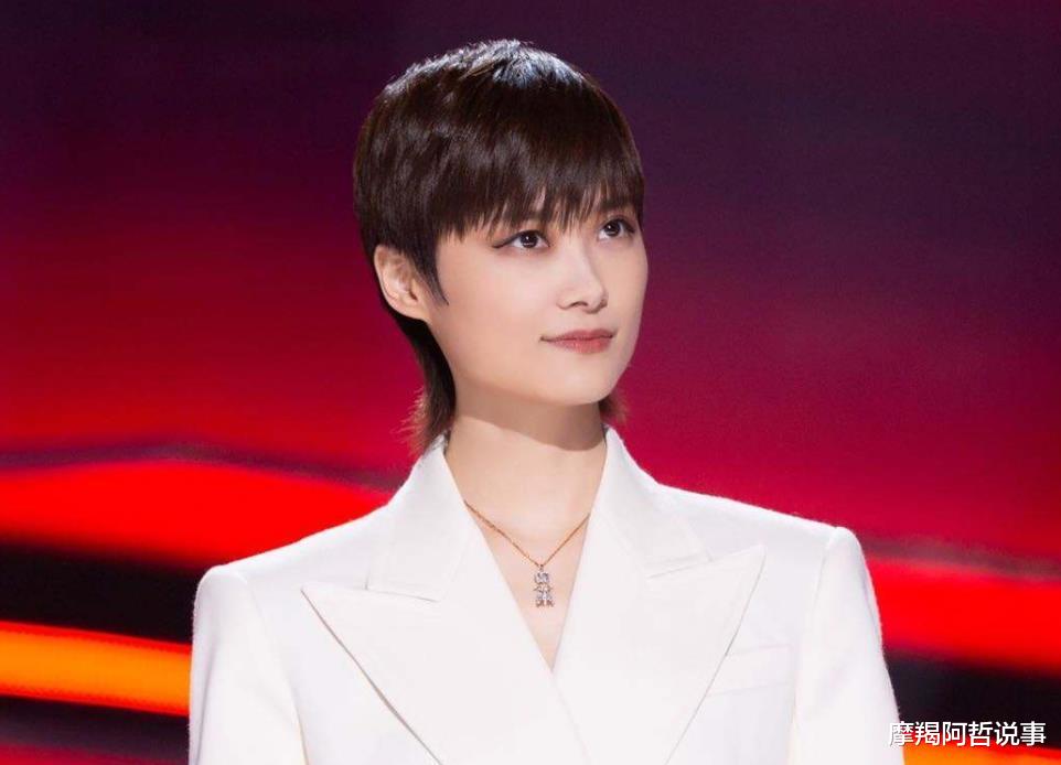 中国好声音|《中国好声音》归来，华少被替换哈林缺席，谢霆锋再度合作李宇春