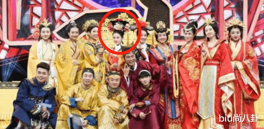 [王源]录制王牌把自己当“花瓶”，全程微笑不说话，王源怎么带都没反应