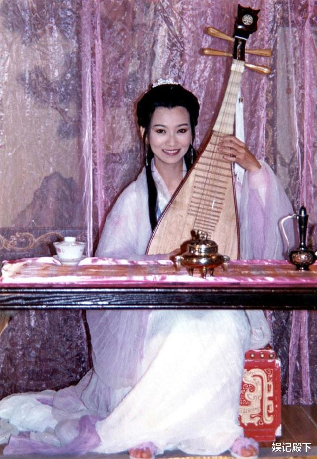 『新白娘子传奇』这部剧酷似新白娘子, 连演员和反串都一样, 却因内容太大胆被封杀