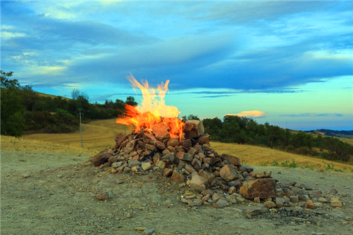河南|全世界最没“面子”的火山，只有1米2高，却被当地人拿来做菜烤肉